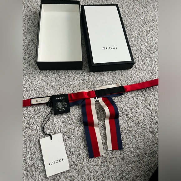 Gucci bow tie brooch - Picture 2 of 3